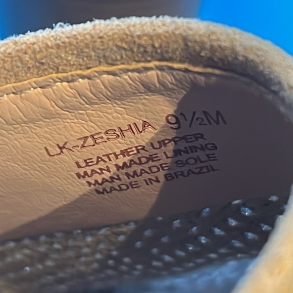 Lucky Brand women’s Zeshia Bootie, size 9.5, brown pointed toe, punched hole - Picture 2 of 6